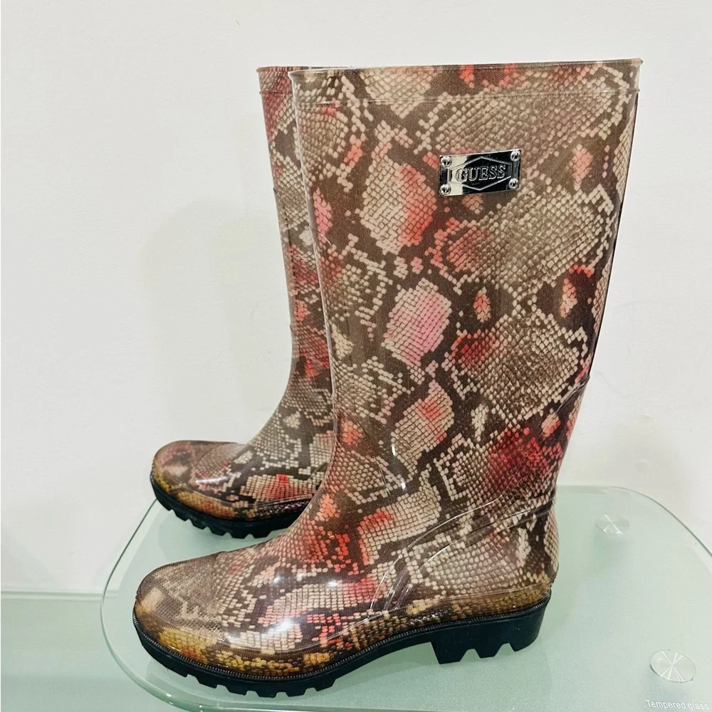 Guess rain boot